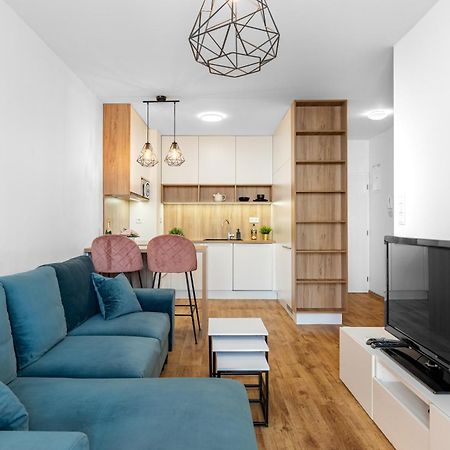 Leo Apartment - Ac & Free Parking Bratislava Exterior foto